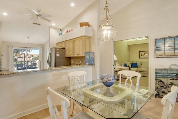 Dining room, Interior, Kitchen, Pendant Lights, Recessed Lighting, Wood Texture Flooring
