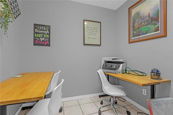 Home Office, Interior