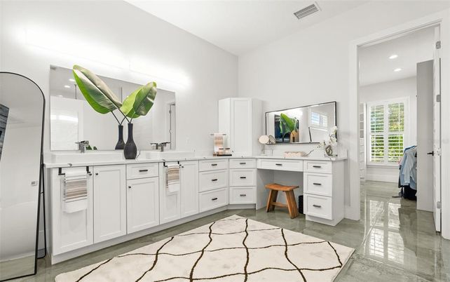 Bathroom, Dual Sink Vanities, Interior, Recessed Lighting