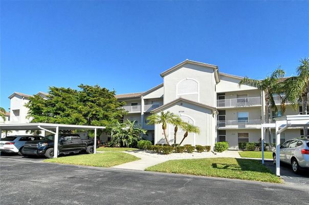 Exterior, Facade, Condo Building
