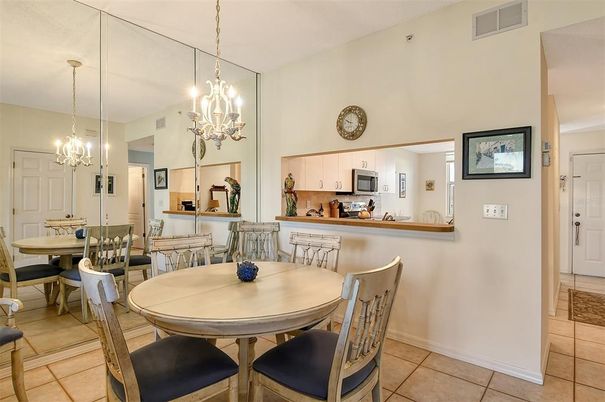 Chandelier, Dining room, Interior, Kitchen, Pendant Lights