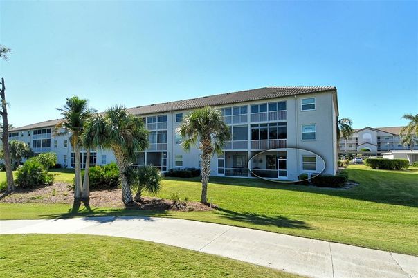 Backyard, Exterior, Facade, Condo Building