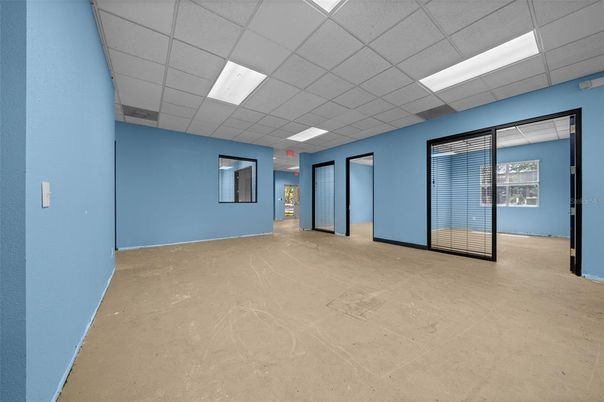 Empty room, Interior, Recessed Lighting