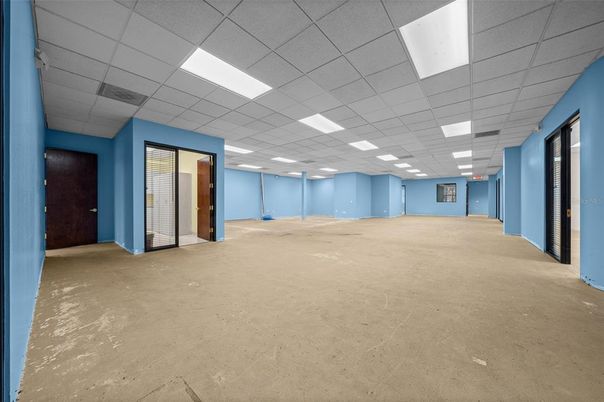 Empty room, Interior, Recessed Lighting