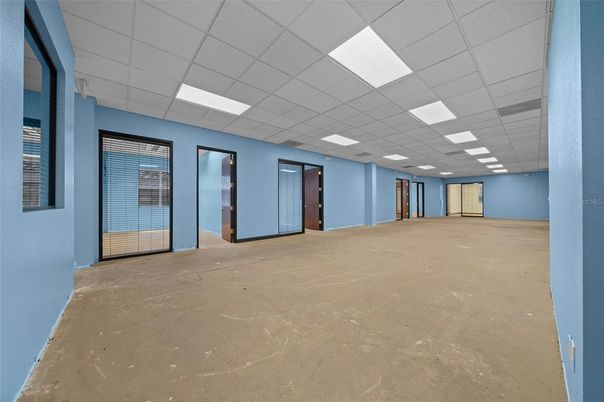 Empty room, Interior, Recessed Lighting