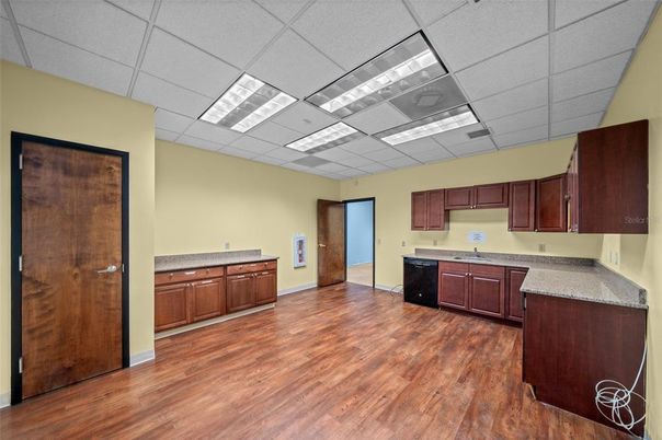 Interior, Kitchen, Recessed Lighting, Wood Texture Flooring