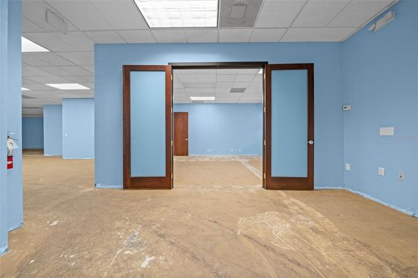 Empty room, Interior, Recessed Lighting