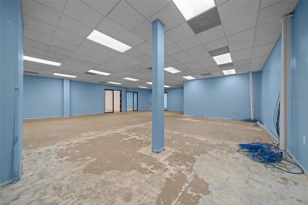 Empty room, Interior, Recessed Lighting