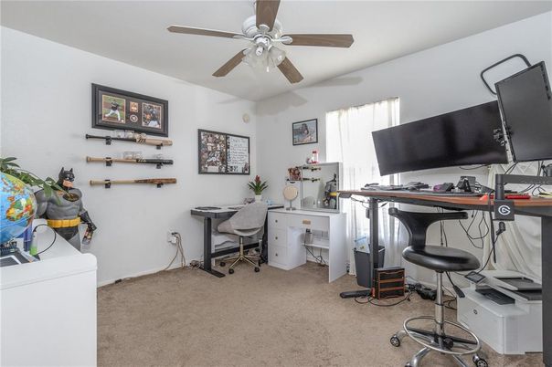 Home Office, Interior