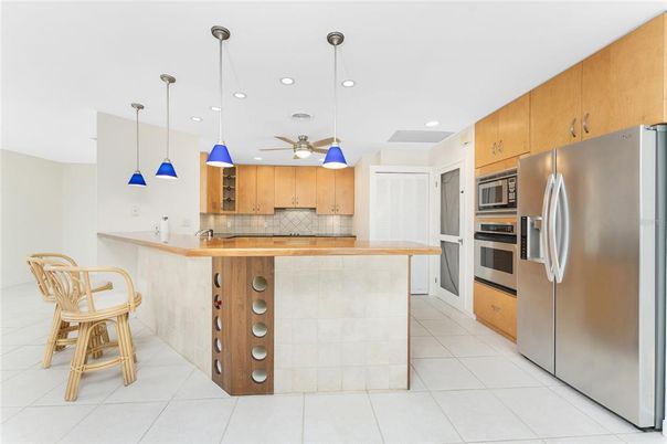 Interior, Kitchen, Pendant Lights, Recessed Lighting, Stainless Steel Appliances