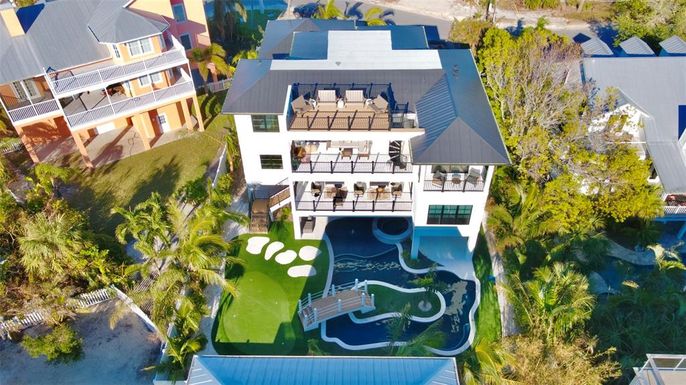 Exterior, Drone