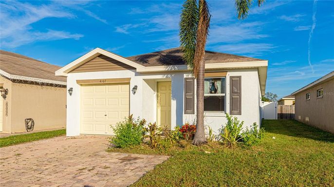 Attached, Exterior, Facade, Ranch