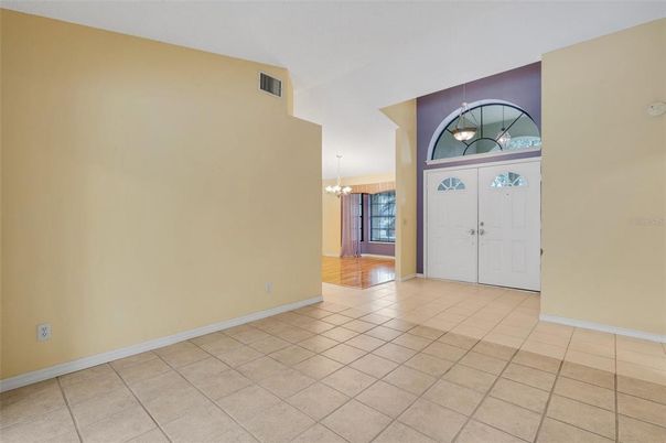 Chandelier, Empty room, Interior, Pendant Lights