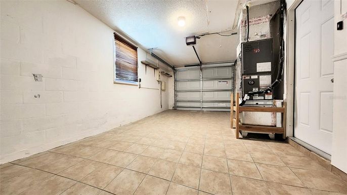 Garage, Interior