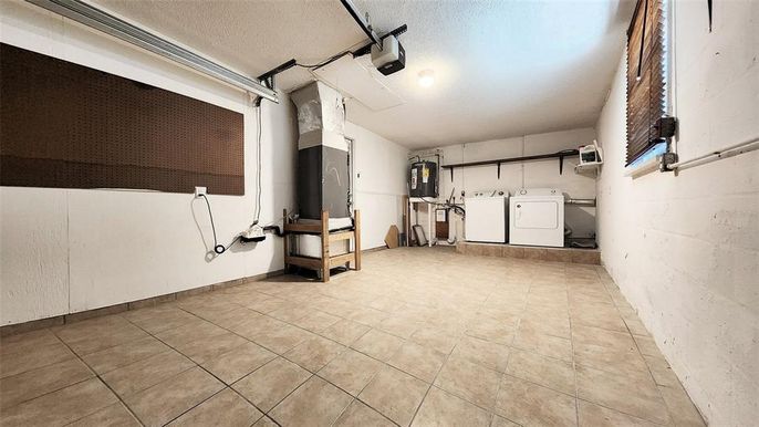 Garage, Interior, Washer