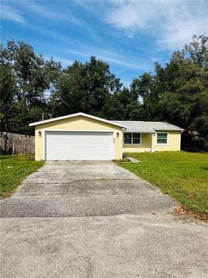 Attached, Exterior, Facade, Ranch