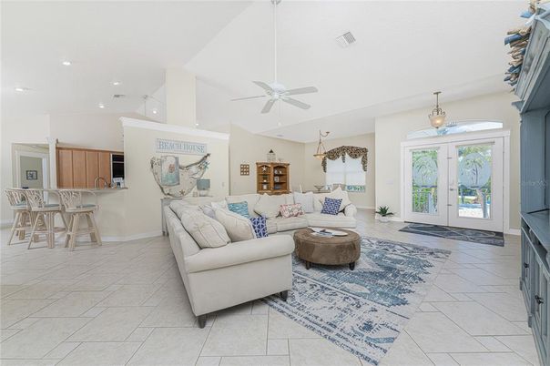 Interior, Living room, Pendant Lights, Recessed Lighting