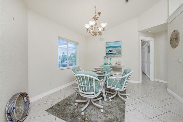 Chandelier, Dining room, Interior