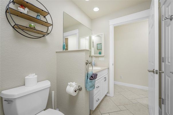 Bathroom, Interior, Recessed Lighting