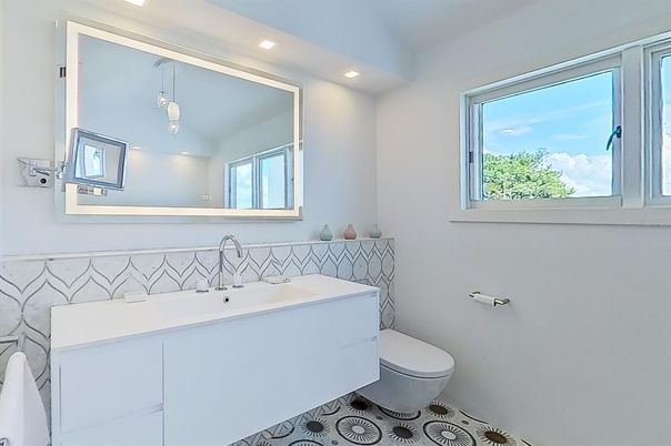 Bathroom, Interior, Pendant Lights, Recessed Lighting