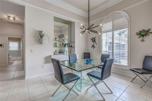 Dining room, Interior