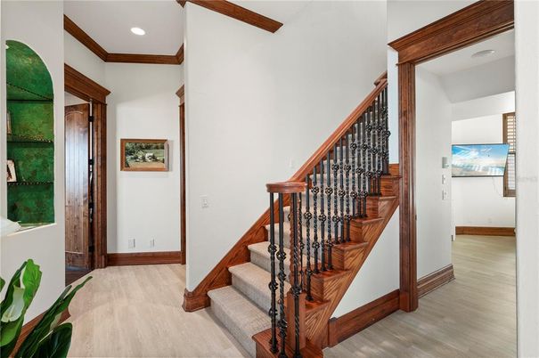 Interior, Recessed Lighting, Wood Texture Flooring
