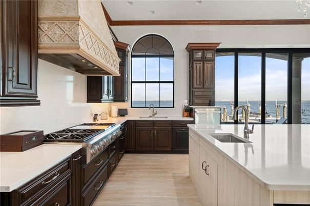 Interior, Kitchen, Recessed Lighting, Water, Wood Texture Flooring