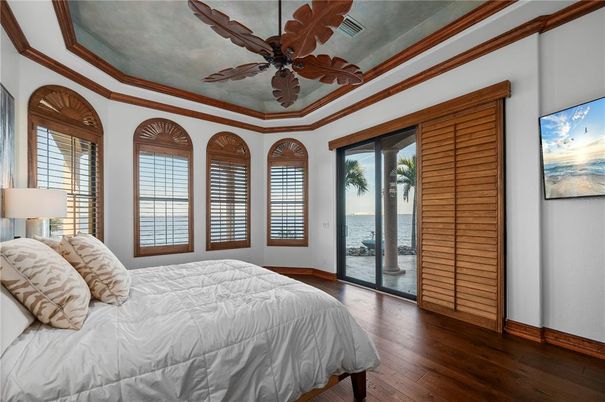 Bedroom, Interior, Water, Wood Texture Flooring