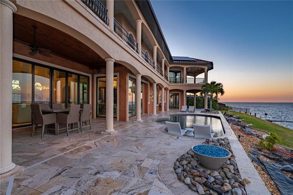 Exterior, Pool, Water