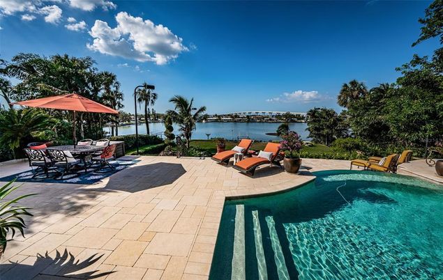 Exterior, Pool, Water
