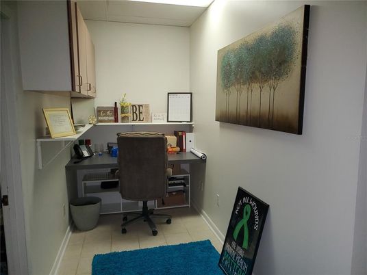 Home Office, Interior