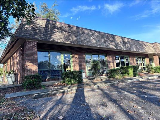 Exterior, Facade, Brick Facade, Cape Cod