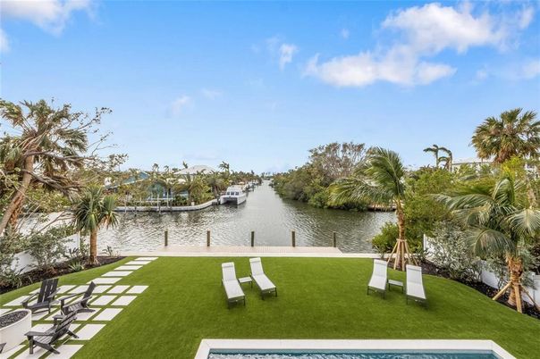 Exterior, Lake, Pool