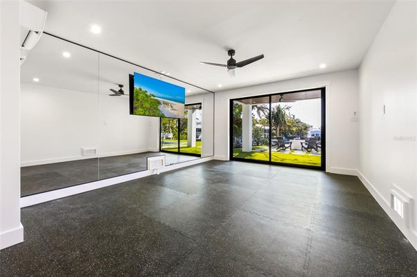 Empty room, Interior, Recessed Lighting