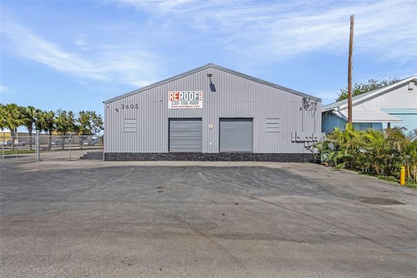 Detached Garage, Exterior