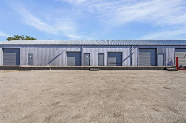 Detached Garage, Exterior