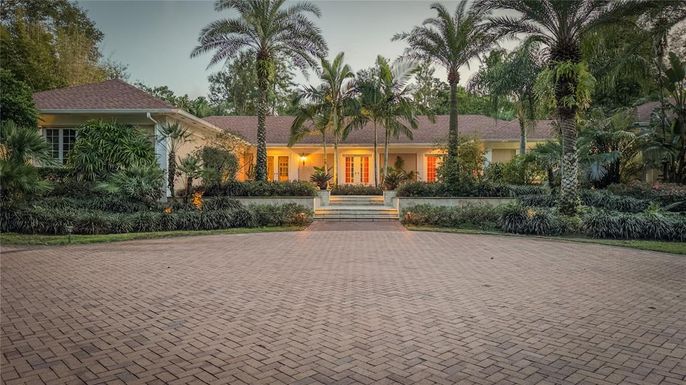 Exterior, Facade, Ranch