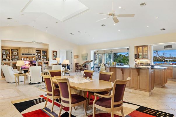 Dining room, Interior, Living room, Recessed Lighting
