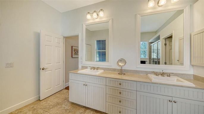 Bathroom, Dual Sink Vanities, Interior