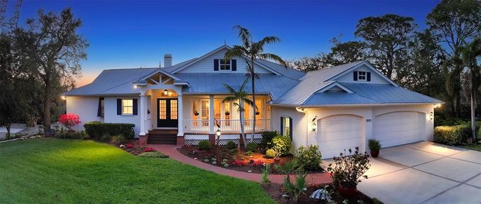 Attached, Exterior, Facade, Farmhouse