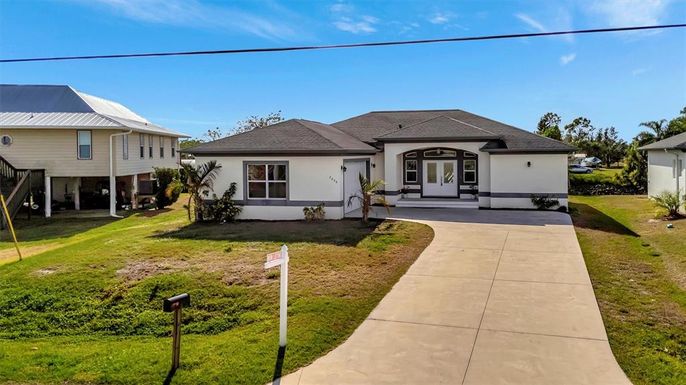 Backyard, Exterior, Facade, French Provincial