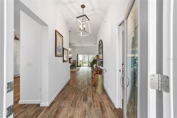 Interior, Pendant Lights, Wood Texture Flooring