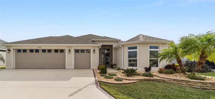 Attached, Exterior, Facade, Ranch