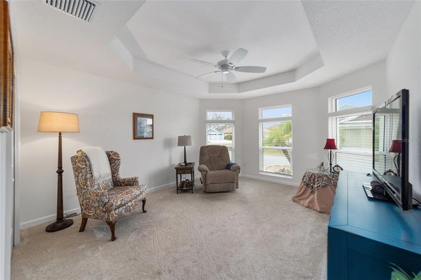 Home Office, Interior