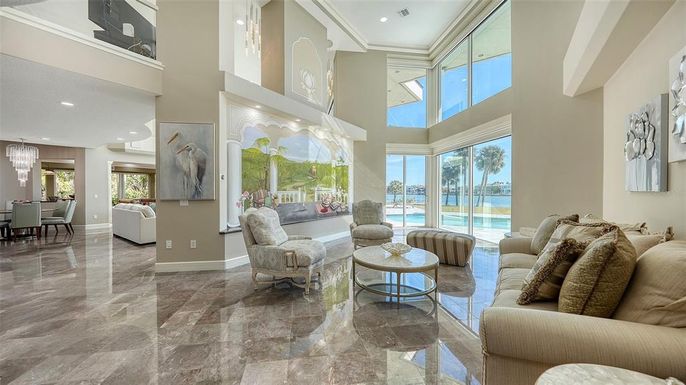 Dining room, Interior, Living room, Pendant Lights, Recessed Lighting, Water