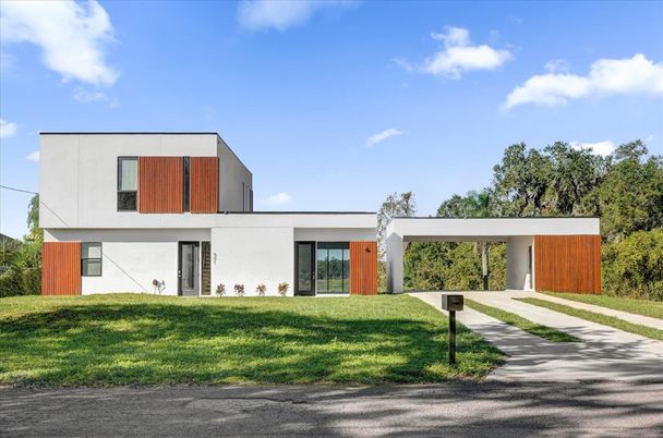 Backyard, Exterior, Facade, Modern