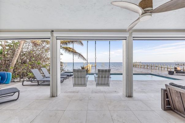 Interior, Sun Room, Water