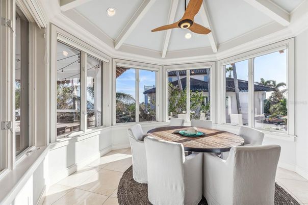 Dining room, Interior, Recessed Lighting, Sun Room