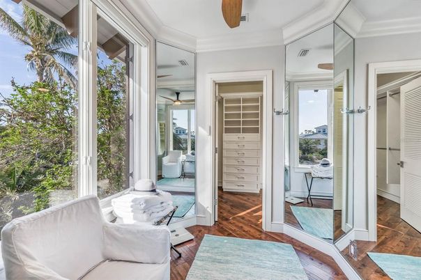 Interior, Walk-in Closets, Wood Texture Flooring