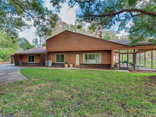 Backyard, Exterior, Facade, Ranch